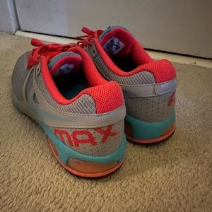 Women’s Nike Airmax size 9 worn once if that.